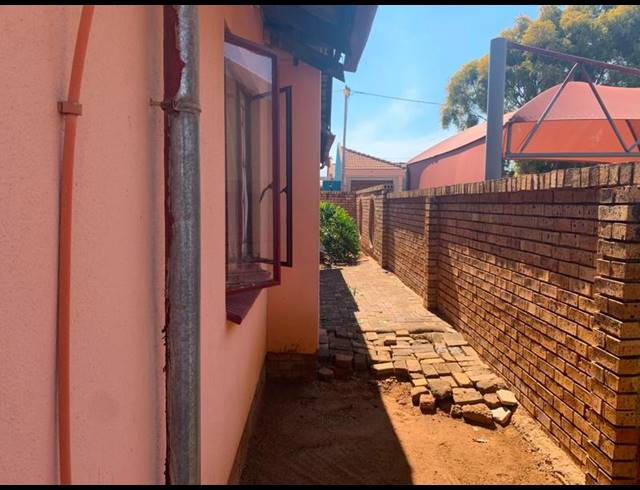 3 BEDROOM HOUSE FOR SALE IN SOSHANGUVE VV